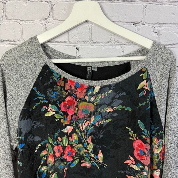 Kut from the Kloth Women's Floral Rayon Panel Gray Knit Pullover Top Large - Picture 2 of 6